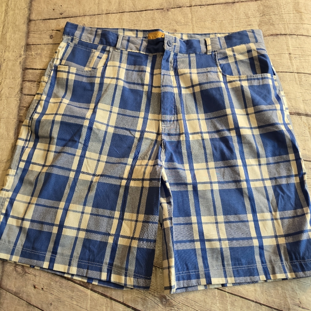 NORTH 15 MEN'S BLUE/ WHITE PLAID SHORTS SIZE 42